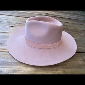Wyeth River Fedora
Wonderful band 
adjustable
New